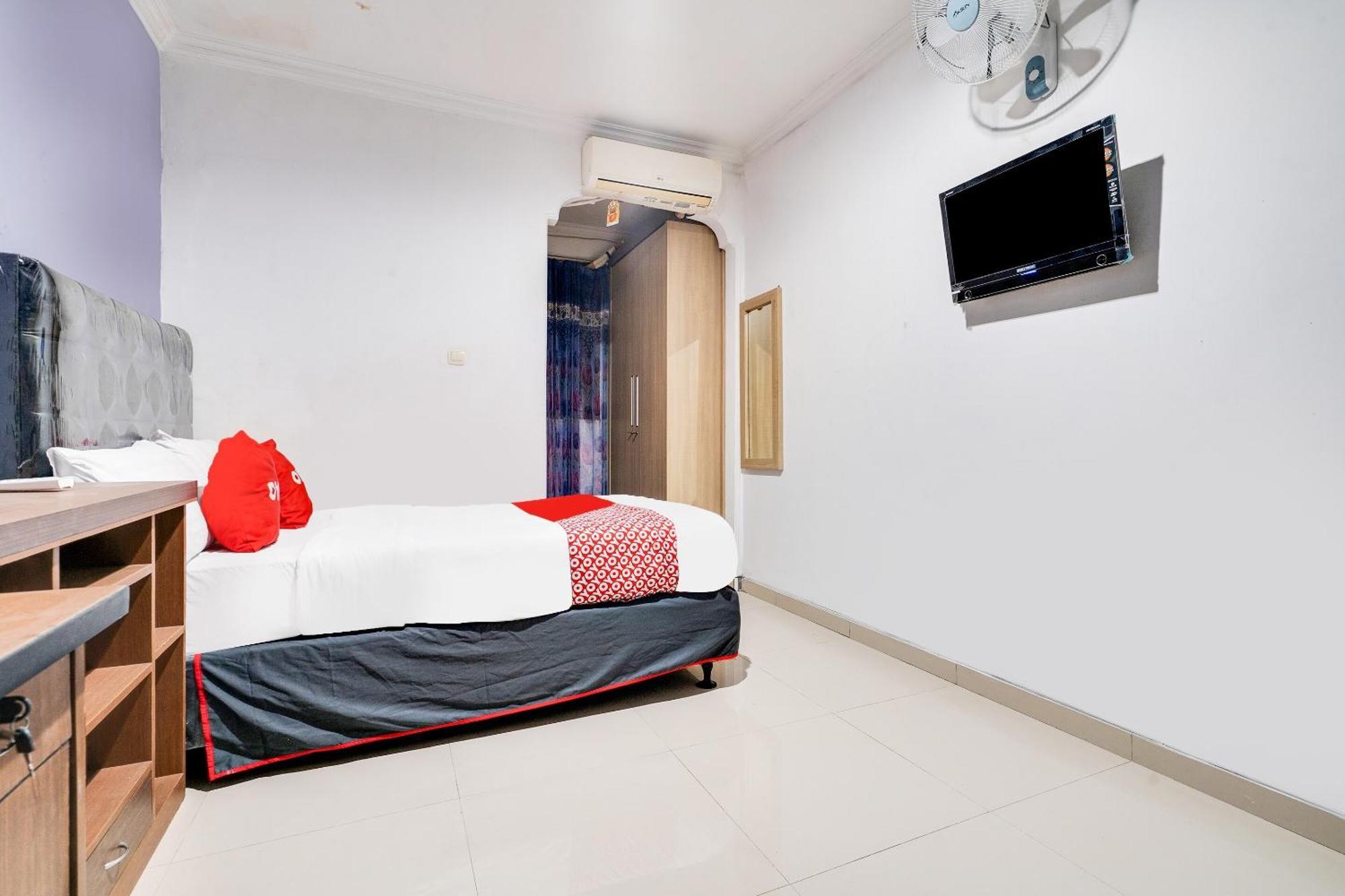 Hotel Oyo Life 91994 Sawerigading Jatinangor Syariah à Sayang Extérieur photo