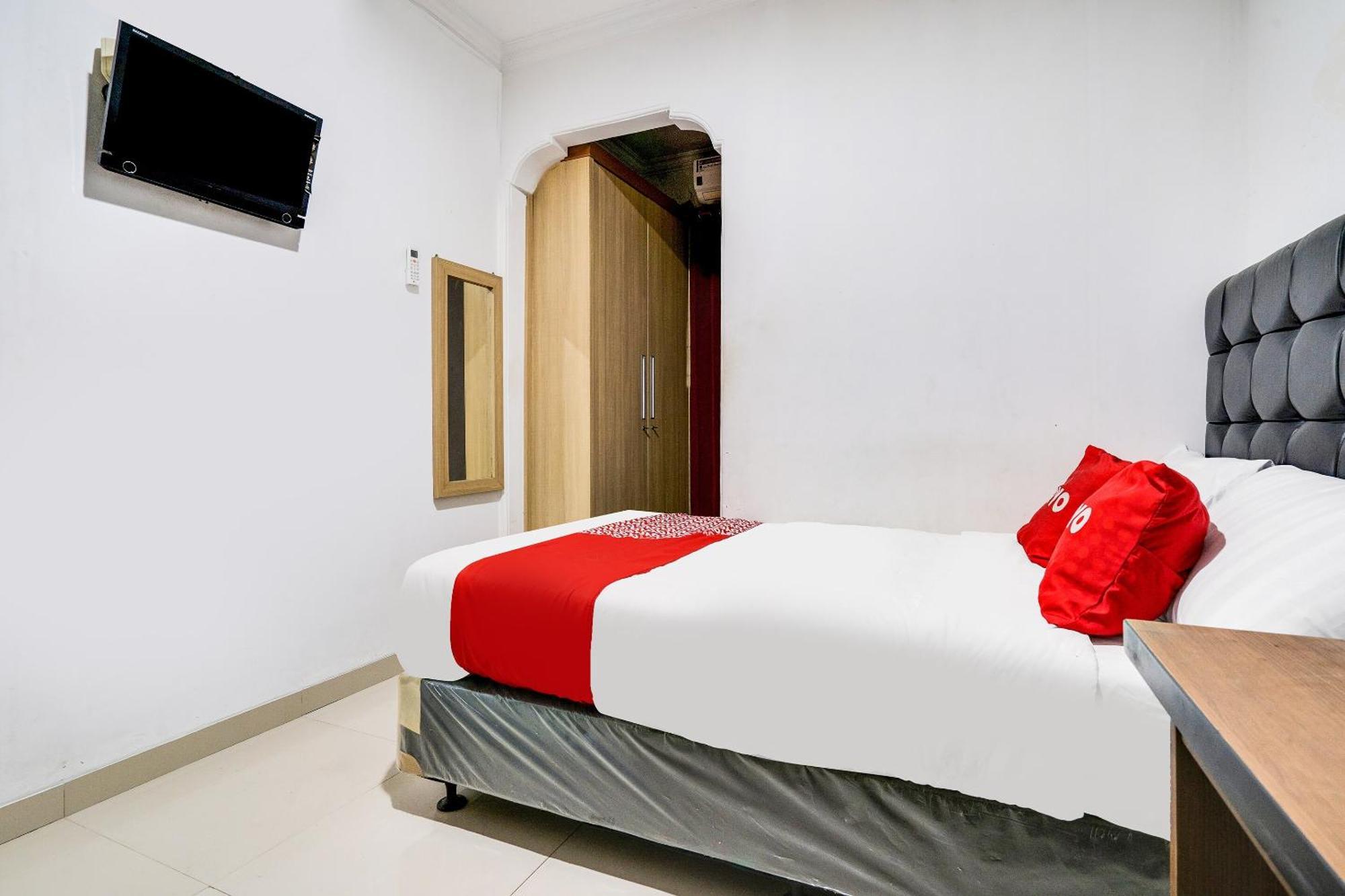 Hotel Oyo Life 91994 Sawerigading Jatinangor Syariah à Sayang Extérieur photo