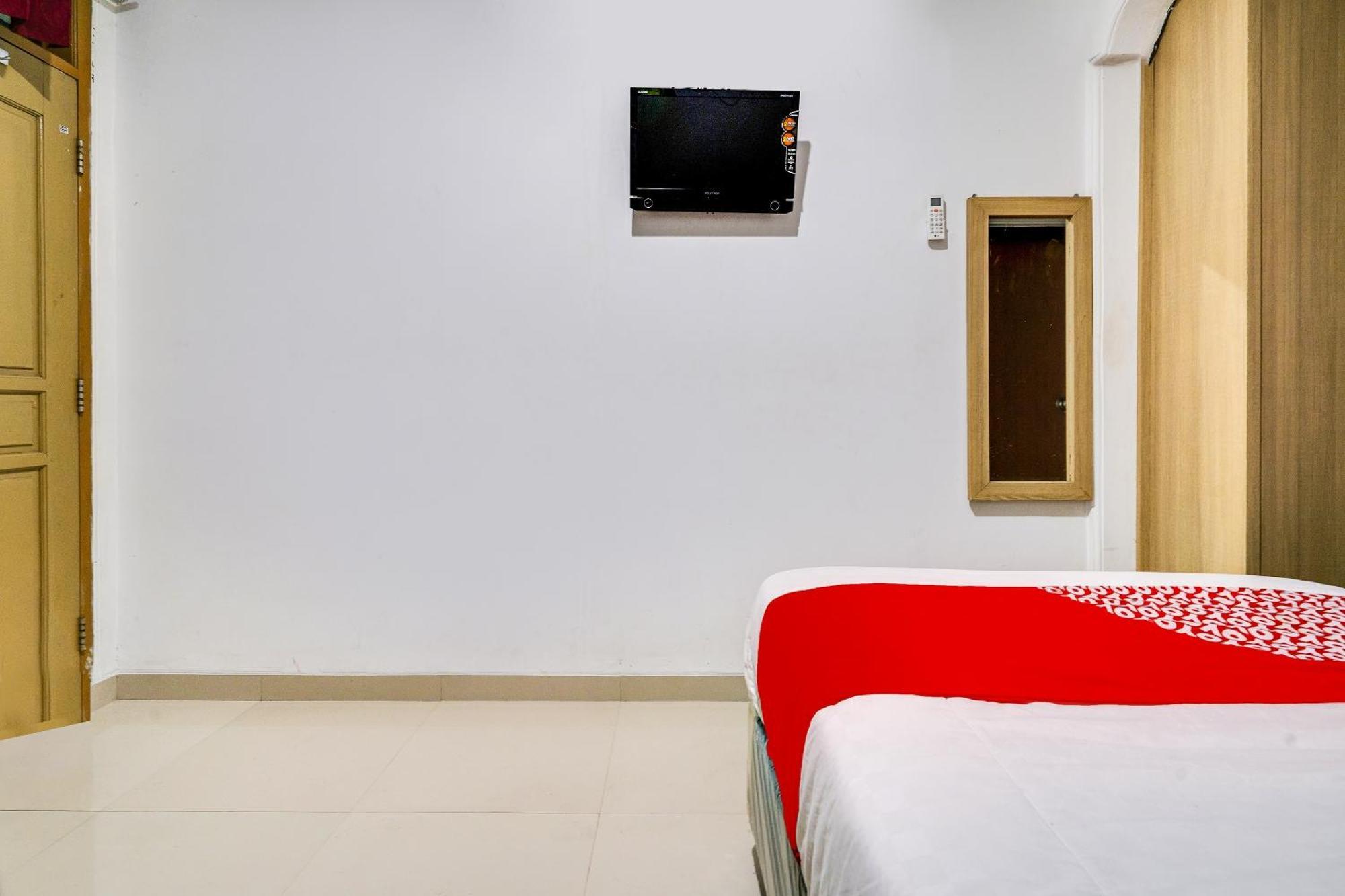 Hotel Oyo Life 91994 Sawerigading Jatinangor Syariah à Sayang Extérieur photo